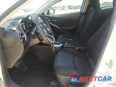 Zdjęcie 7 z 14 samochodu: 2018 TOYOTA YARIS IA VIN:3MYDLBYV2JY323088 - miniatura