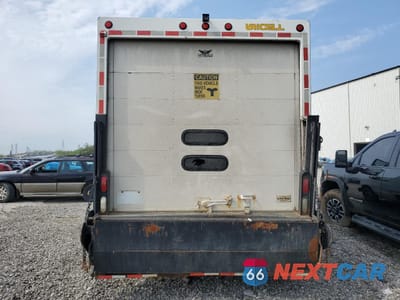 Zdjęcie 6 z 13 samochodu: 2005 FORD ECONOLINE E350 SUPER DUTY CUTAWAY VAN VIN:1FDWE35PX5HA04564 - miniatura
