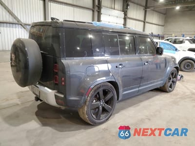 Trzecie zdjęcie samochodu z tyłu: 2024 LAND ROVER DEFENDER 110 S VIN:SALEJEEX4R2313844 - miniatura