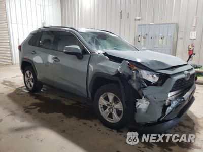 Czwarte zdjęcie samochodu z boku: 2020 TOYOTA RAV4 XLE VIN:2T3W1RFV9LC037502 - miniatura