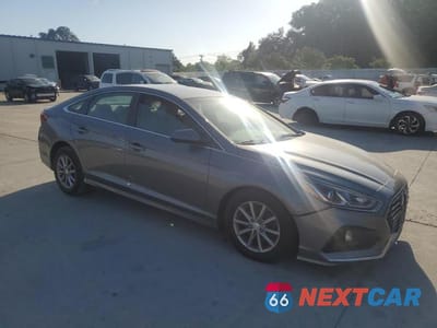 Czwarte zdjęcie samochodu z boku: 2019 HYUNDAI SONATA SE VIN:5NPE24AF9KH732403 - miniatura