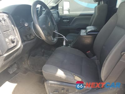 Zdjęcie 7 z 12 samochodu: 2018 CHEVROLET SILVERADO K3500 VIN:1GB3KYCG4JZ210813 - miniatura