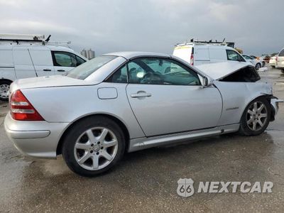 Trzecie zdjęcie samochodu z tyłu: 2001 MERCEDES-BENZ SLK 230 KOMPRESSOR VIN:WDBKK49F31F176345 - miniatura