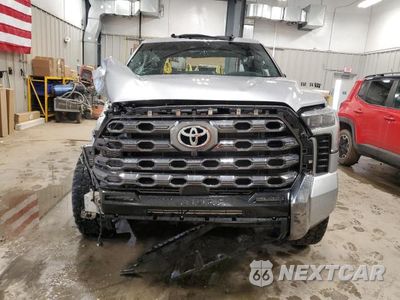Piąte zdjęcie samochodu w środku: 2024 TOYOTA TUNDRA CREWMAX PLATINUM VIN:5TFNA5EC9RX022599 - miniatura