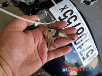 Zdjęcie 8 z 9 samochodu: 2005 SUZUKI VS800 GLP VIN:JS1VS52A252100965 - miniatura
