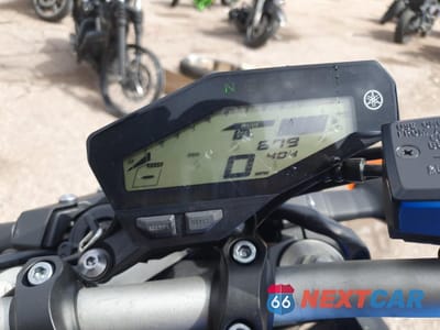 Zdjęcie 7 z 9 samochodu: 2016 YAMAHA FZ09 VIN:JYARN33E0GA009511 - miniatura