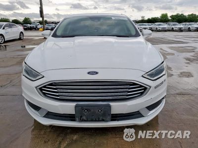 Piąte zdjęcie samochodu w środku: 2018 FORD FUSION SE HYBRID VIN:3FA6P0LU1JR118649 - miniatura