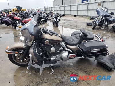 Trzecie zdjęcie samochodu z tyłu: 2004 HARLEY-DAVIDSON FLHTCUI VIN:1HD1FCW124Y620634 - miniatura