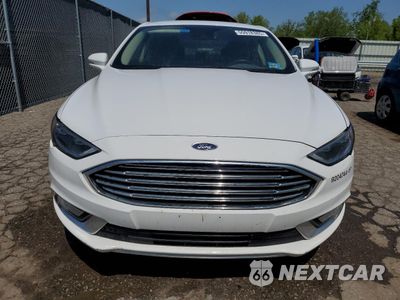 Piąte zdjęcie samochodu w środku: 2017 FORD FUSION SE HYBRID VIN:3FA6P0LU5HR409715 - miniatura