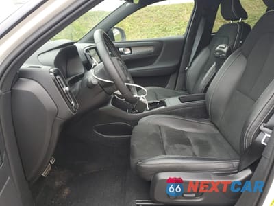 Zdjęcie 7 z 13 samochodu: 2021 VOLVO XC40 RECHARGE VIN:YV4ED3UR0M2528181 - miniatura