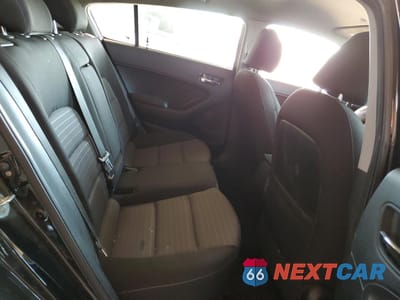 Zdjęcie 10 z 12 samochodu: 2016 KIA FORTE LX VIN:KNAFK5A84G5639921 - miniatura