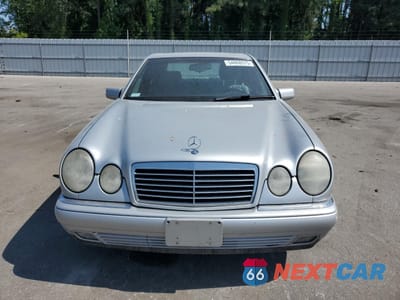 Piąte zdjęcie samochodu w środku: 1996 MERCEDES-BENZ E 300D VIN:WDBJF20F9TJ001745 - miniatura