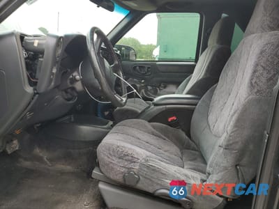 Zdjęcie 7 z 12 samochodu: 2000 GMC JIMMY VIN:1GKCS18W2YK221142 - miniatura