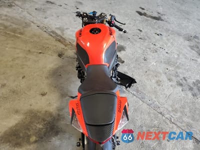 Zdjęcie 6 z 9 samochodu: 2022 SUZUKI GSX-R750 VIN:JS1GR7MA3N7101431 - miniatura