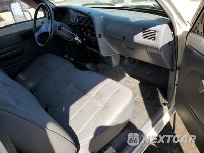 Zdjęcie 8 z 15 samochodu: 1990 TOYOTA PICKUP CAB CHASSIS SUPER LONG WHEELBAS VIN:JT5VN94T8L0017662 - miniatura