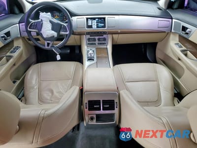 Zdjęcie 8 z 14 samochodu: 2014 JAGUAR XF VIN:SAJWA0ES3EPU09854 - miniatura