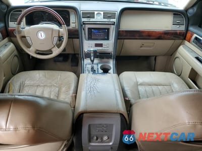 Zdjęcie 8 z 13 samochodu: 2005 LINCOLN NAVIGATOR VIN:5LMFU27505LJ19158 - miniatura
