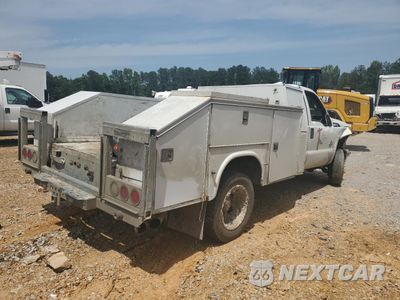 Trzecie zdjęcie samochodu z tyłu: 2011 FORD F550 SUPER DUTY VIN:1FDUF5GT3BEA80201 - miniatura