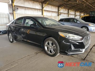 Czwarte zdjęcie samochodu z boku: 2018 HYUNDAI SONATA SPORT VIN:5NPE34AF9JH626237 - miniatura