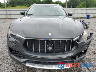 Piąte zdjęcie samochodu w środku: 2017 MASERATI LEVANTE LUXURY VIN:ZN661XUL2HX207320 - miniatura