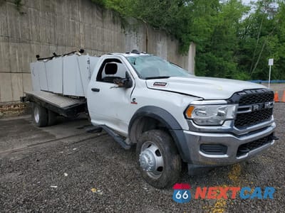 Czwarte zdjęcie samochodu z boku: 2024 RAM 5500 VIN:3C7WRNDL0RG229825 - miniatura