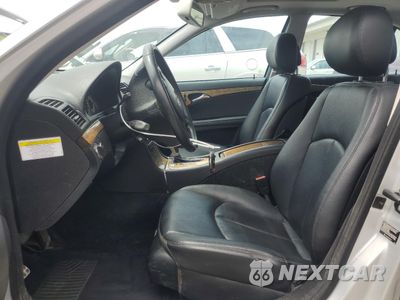 Zdjęcie 7 z 12 samochodu: 2007 MERCEDES-BENZ E 350 VIN:WDBUF56X47B131205 - miniatura