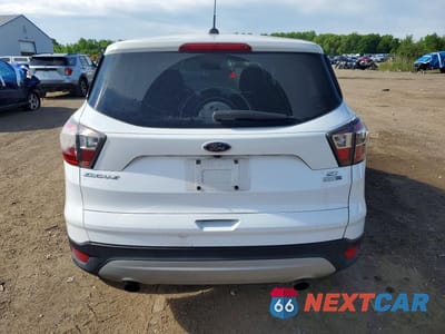 Zdjęcie 6 z 13 samochodu: 2017 FORD ESCAPE SE VIN:1FMCU9GD9HUA98508 - miniatura