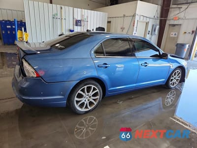 Trzecie zdjęcie samochodu z tyłu: 2010 FORD FUSION SE VIN:3FAHP0HA5AR261031 - miniatura