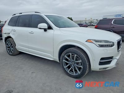 Czwarte zdjęcie samochodu z boku: 2017 VOLVO XC90 T6 VIN:YV4A22PK4H1157499 - miniatura