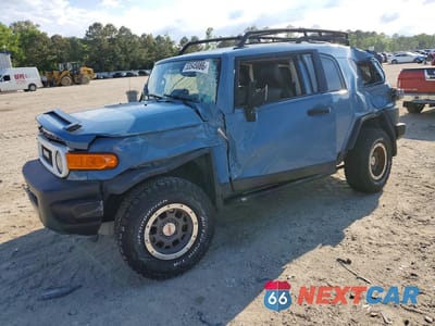2014 TOYOTA FJ CRUISER BASE JTEBU4BFXEK192427 - główne zdjęcie licytacji z USA - miniatura