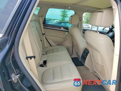 Zdjęcie 11 z 14 samochodu: 2016 VOLKSWAGEN TOUAREG SPORT VIN:WVGEF9BP9GD002203 - miniatura