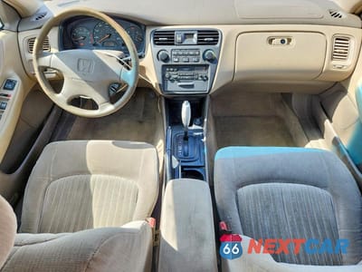 Zdjęcie 8 z 12 samochodu: 1998 HONDA ACCORD LX VIN:1HGCG5643WA044580 - miniatura