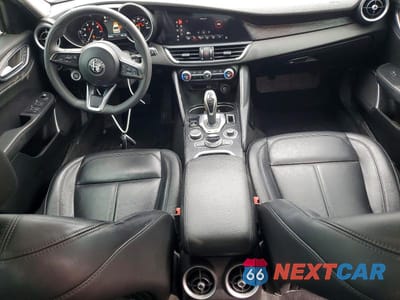 Zdjęcie 8 z 12 samochodu: 2020 ALFA ROMEO GIULIA VIN:ZARFANAN6L7637152 - miniatura