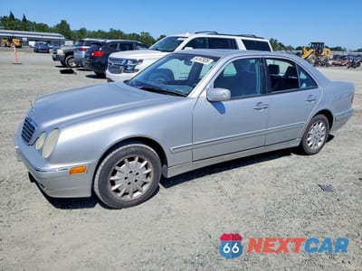 2002 MERCEDES-BENZ E 320 4MATIC WDBJF82J82X072838 - główne zdjęcie licytacji z USA - miniatura