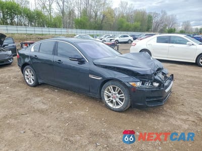 Czwarte zdjęcie samochodu z boku: 2018 JAGUAR XE PREMIUM VIN:SAJAJ4FN1JCP28228 - miniatura