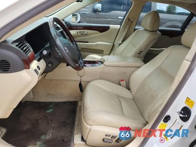Zdjęcie 7 z 12 samochodu: 2012 LEXUS LS 460L VIN:JTHGL5EF0C5045204 - miniatura