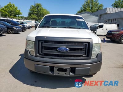 Piąte zdjęcie samochodu w środku: 2013 FORD F150 VIN:1FTMF1CM0DKE00641 - miniatura