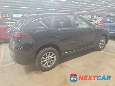 Trzecie zdjęcie samochodu z tyłu: 2025 MAZDA CX-5 SELECT VIN:JM3KFBBL4S0693126 - miniatura