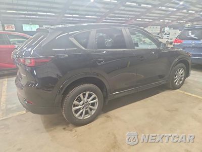 Trzecie zdjęcie samochodu z tyłu: 2025 MAZDA CX-5 SELECT VIN:JM3KFBBL4S0693126 - miniatura