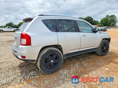 Trzecie zdjęcie samochodu z tyłu: 2012 JEEP COMPASS VIN:1C4NJCBA3CD665689 - miniatura