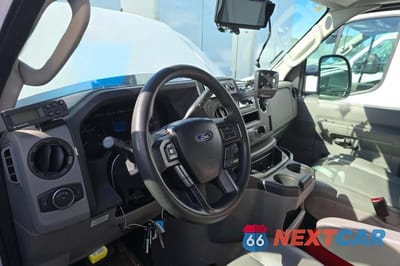 Zdjęcie 9 z 13 samochodu: 2023 FORD ECONOLINE E350 SUPER DUTY CUTAWAY VAN VIN:1FDWE3FK6PDD18824 - miniatura