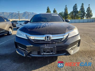 Piąte zdjęcie samochodu w środku: 2017 HONDA ACCORD TOURING HYBRID VIN:JHMCR6F7XHC001644 - miniatura