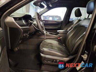 Zdjęcie 7 z 13 samochodu: 2023 JEEP GRAND CHEROKEE LAREDO VIN:1C4RJHAG5PC642897 - miniatura