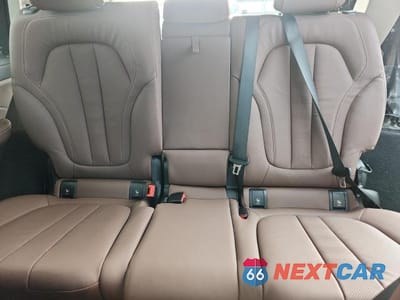 Zdjęcie 10 z 13 samochodu: 2021 BMW X7 XDRIVE40I VIN:5UXCW2C07M9G90612 - miniatura