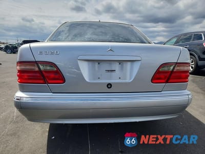 Zdjęcie 6 z 12 samochodu: 2001 MERCEDES-BENZ E 320 VIN:WDBJF65J21B200910 - miniatura