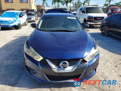 Piąte zdjęcie samochodu w środku: 2017 NISSAN MAXIMA 3.5 SR VIN:1N4AA6AP1HC363617 - miniatura