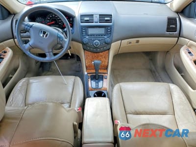Zdjęcie 8 z 12 samochodu: 2004 HONDA ACCORD EX VIN:1HGCM66514A017141 - miniatura