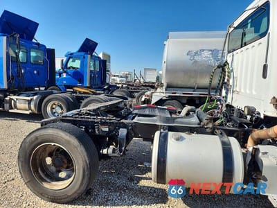 Zdjęcie 6 z 10 samochodu: 2015 FREIGHTLINER BUSINESS CLASS M2 SEMI TRUCK VIN:1FUBC5CY2FHGK0773 - miniatura