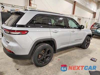 Trzecie zdjęcie samochodu z tyłu: 2023 JEEP GRAND CHEROKEE LIMITED VIN:1C4RJHBG9PC658924 - miniatura