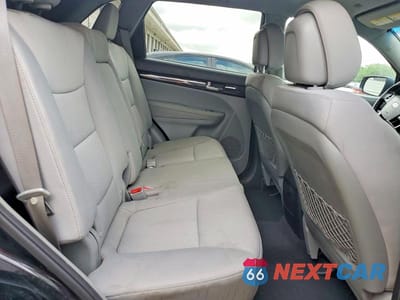 Zdjęcie 11 z 13 samochodu: 2013 KIA SORENTO LX VIN:5XYKTDA23DG334739 - miniatura
